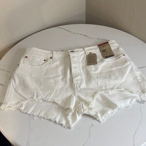 White Denim Women Shorts Levi’s button fly high waisted size 33 NWT white